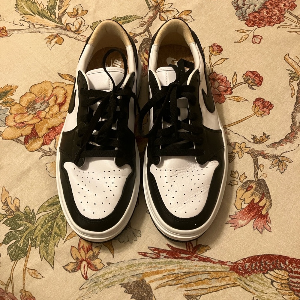 Men's Nike Air Black and White